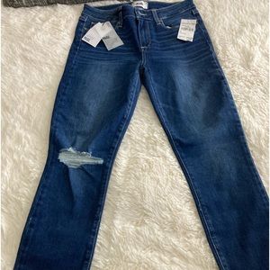 Paige NWT Verdugo Ankle Queenie Destructed Jeans